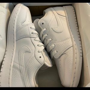 Jordan 1 Low White